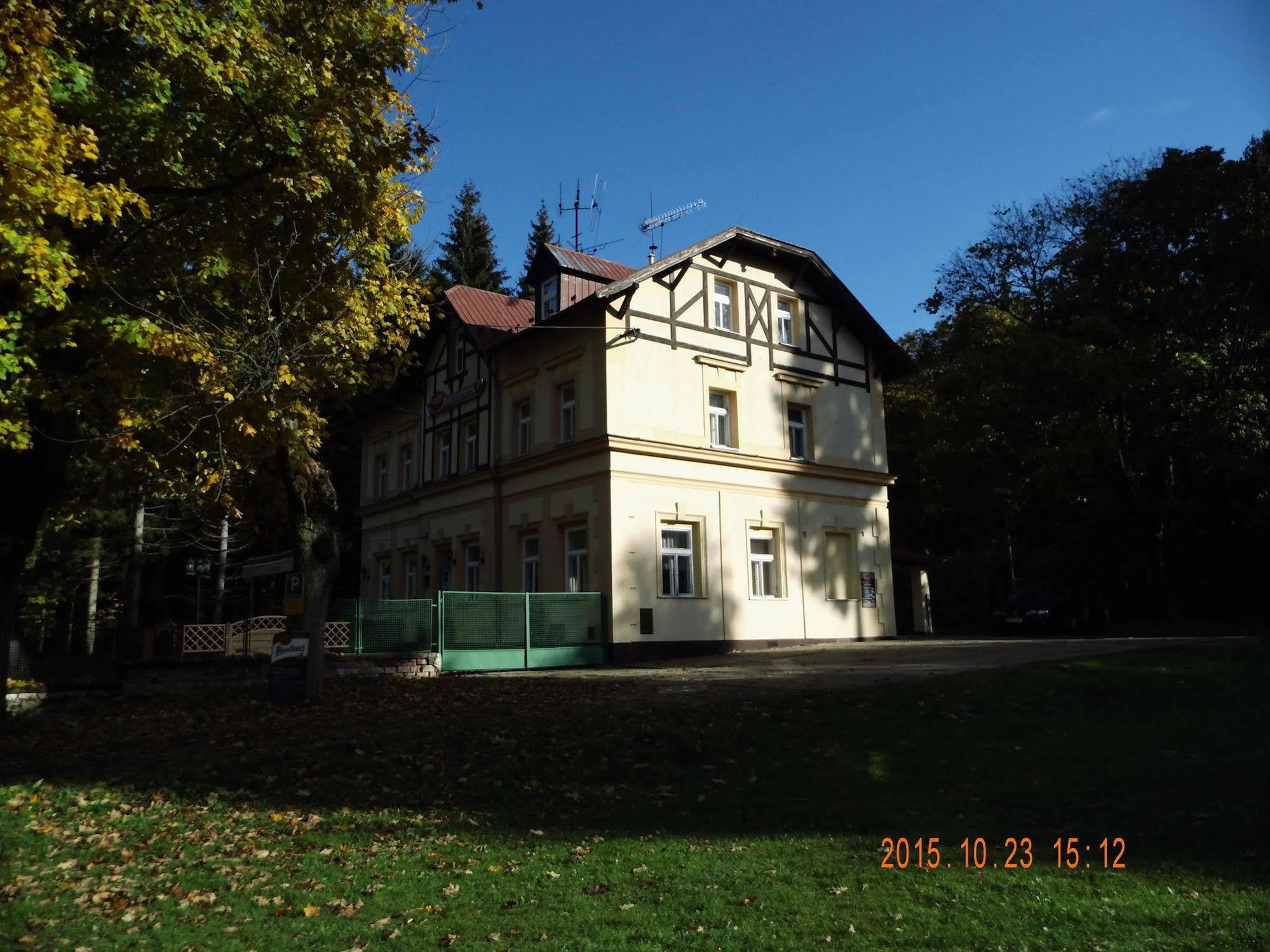 Pension Villa Berolina Mariánské Lázně Esterno foto